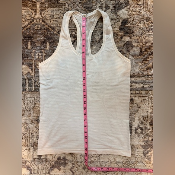 Lululemon Swiftly Tech Workout Top - Picture 2 of 3